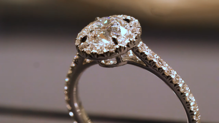 Choosing a Hidden Halo Diamond Engagement Ring
